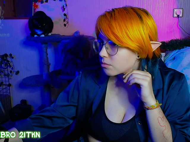 Tricky-Kitsune live cam on BongaCams