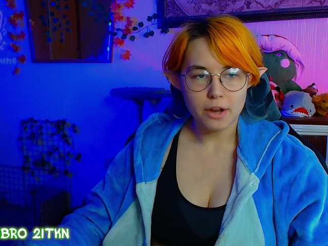 Tricky-Kitsune live cam on BongaCams