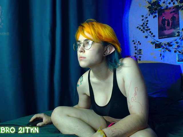 Tricky-Kitsune live cam on BongaCams