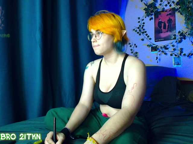 Tricky-Kitsune live cam on BongaCams