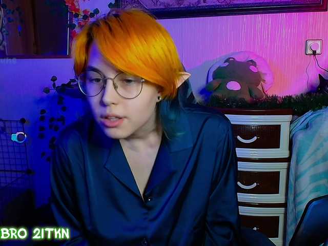 Tricky-Kitsune live cam on BongaCams