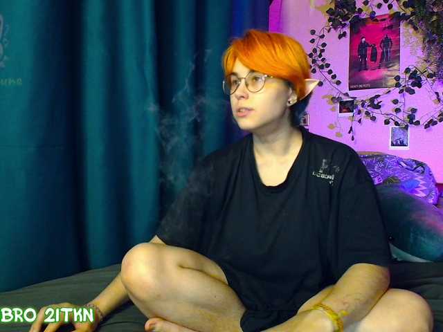 Tricky-Kitsune live webcam show