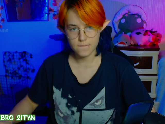 Tricky-Kitsune live cam on BongaCams