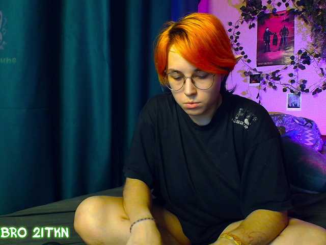Tricky-Kitsune live cam on BongaCams