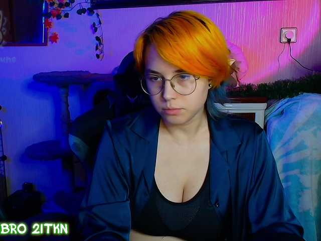 Tricky-Kitsune live cam on BongaCams