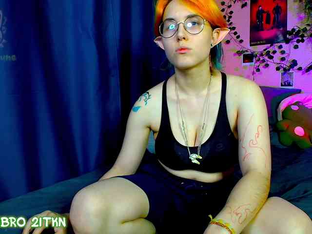 Tricky_Kitsune webcam