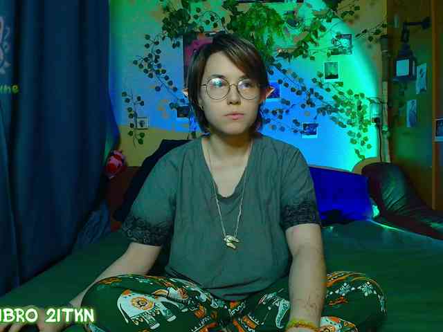 Tricky_Kitsune webcam