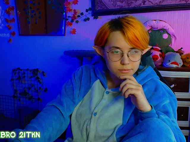 Tricky_Kitsune webcam
