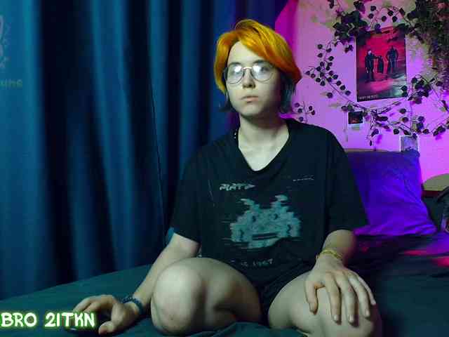 Tricky_Kitsune webcam