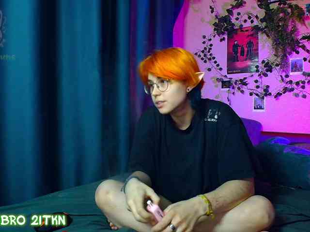 Tricky_Kitsune webcam