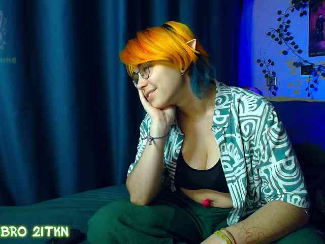 Tricky_Kitsune webcam