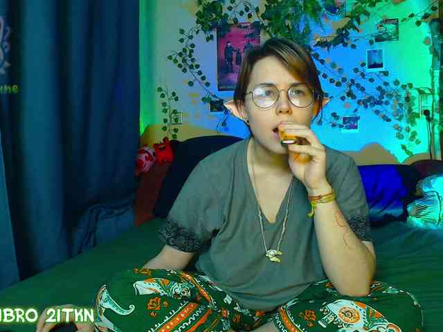 Tricky_Kitsune webcam