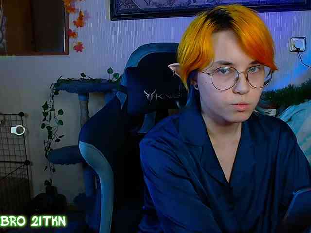 Tricky_Kitsune webcam