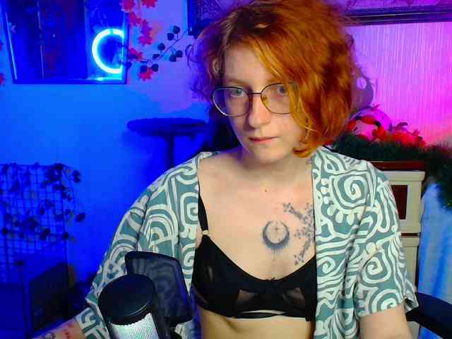 Tricky_Kitsune webcam