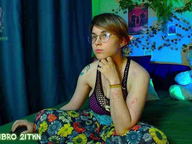 Tricky_Kitsune webcam