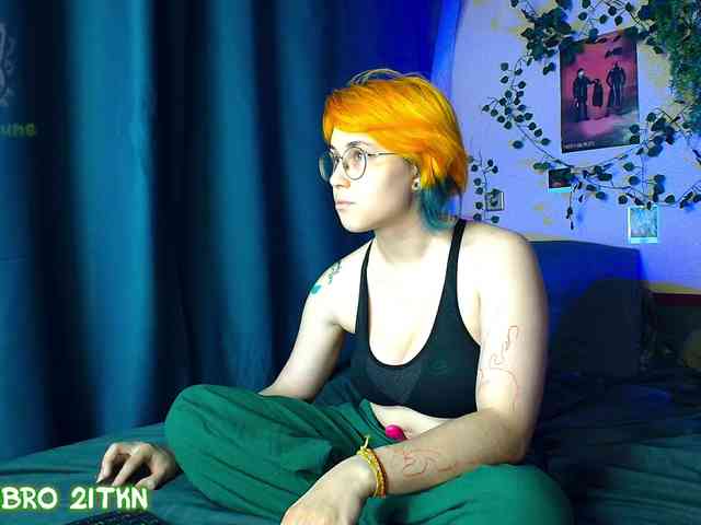 Tricky_Kitsune webcam