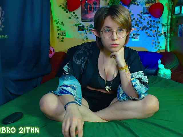 Tricky_Kitsune webcam