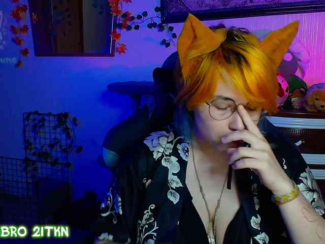 Tricky_Kitsune webcam