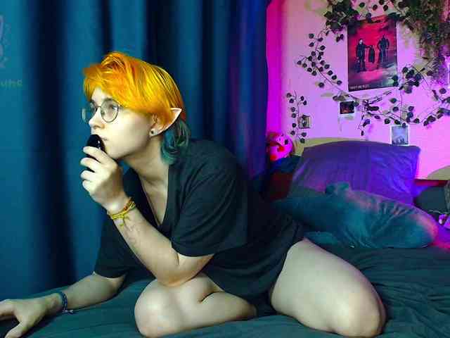 Tricky_Kitsune webcam