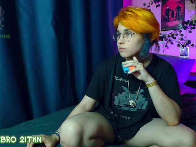 Tricky_Kitsune webcam
