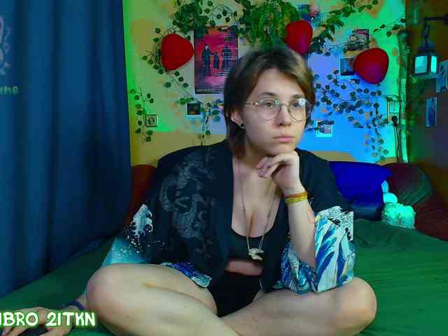 Tricky_Kitsune webcam