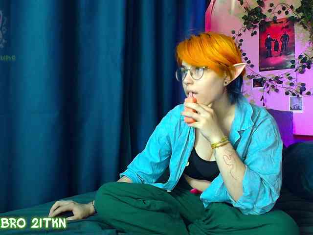 Tricky_Kitsune webcam