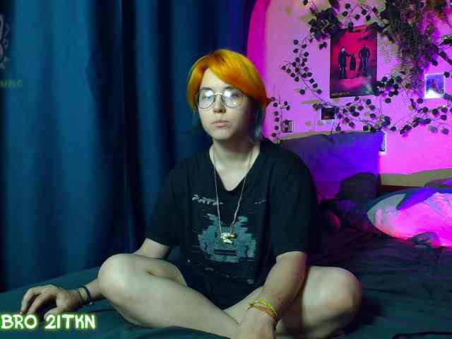 Tricky_Kitsune webcam