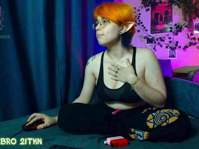 Tricky_Kitsune webcam