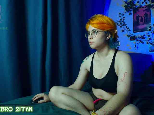 Tricky_Kitsune webcam