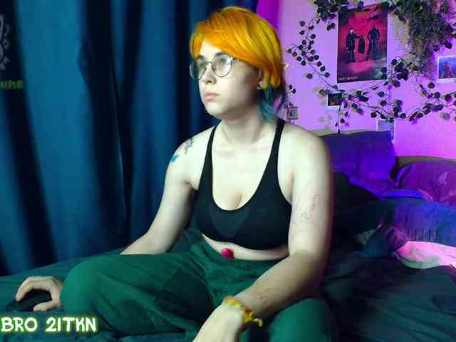 Tricky_Kitsune webcam