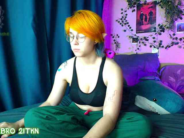 Tricky_Kitsune webcam