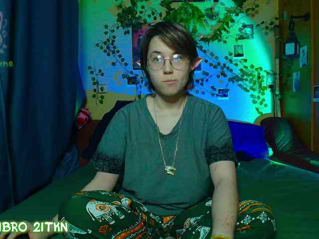 Tricky_Kitsune webcam