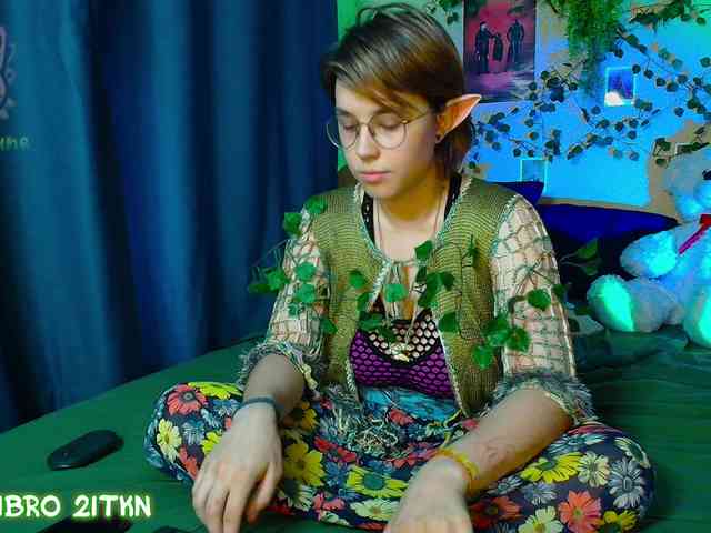Tricky_Kitsune webcam