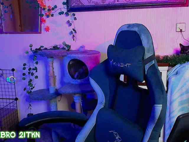 Tricky_Kitsune webcam