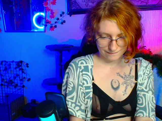 Tricky_Kitsune webcam