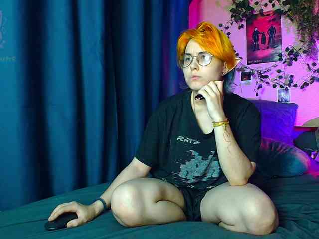 Tricky_Kitsune webcam