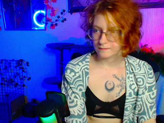 Tricky_Kitsune webcam