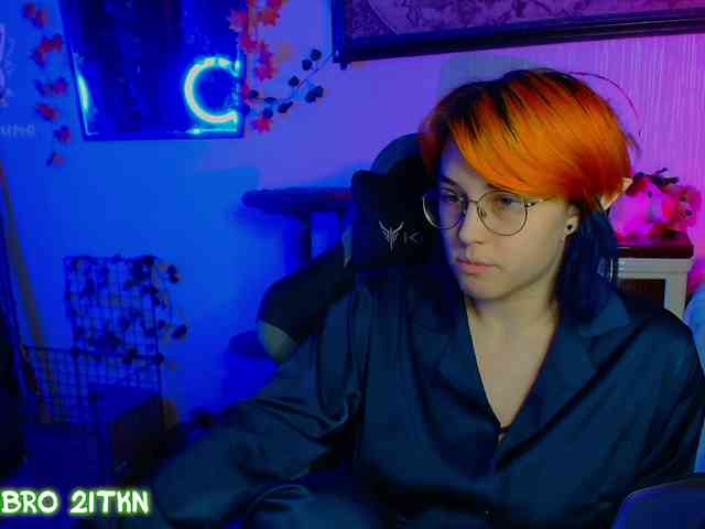 Tricky_Kitsune webcam