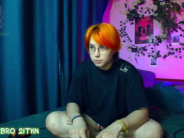 Tricky_Kitsune webcam