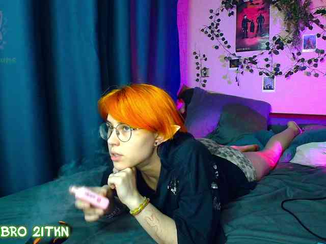 Tricky_Kitsune webcam