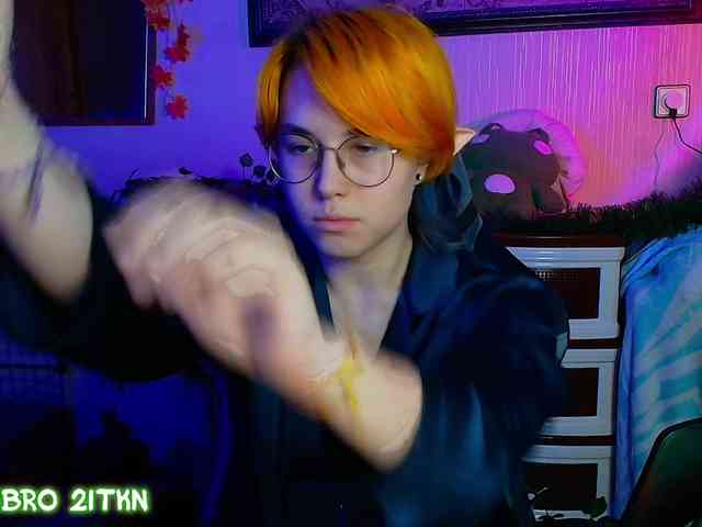 Tricky_Kitsune webcam