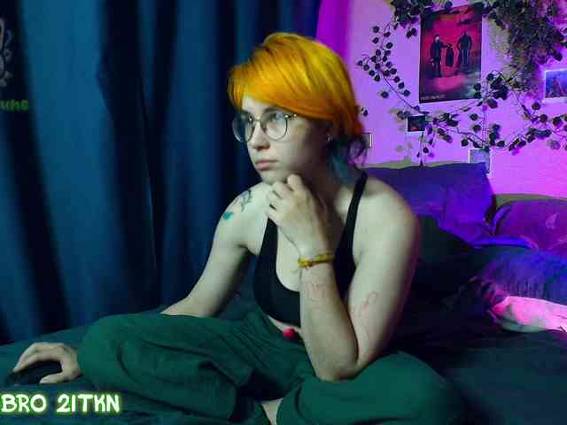 Tricky_Kitsune webcam