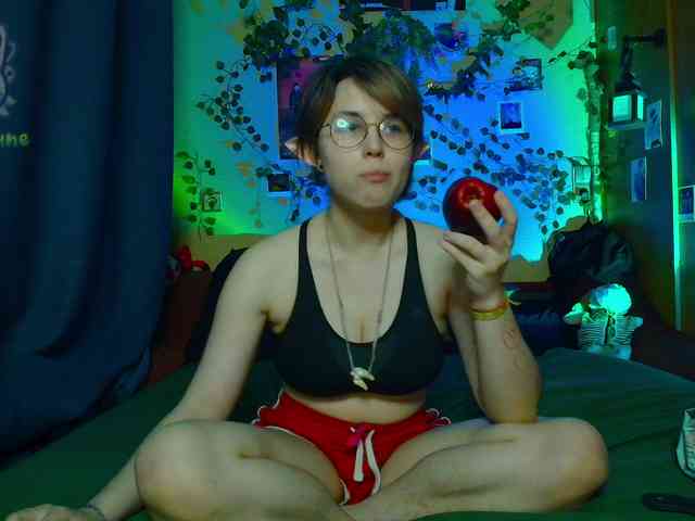 Tricky_Kitsune webcam