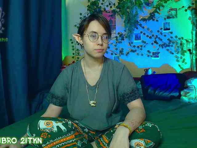Tricky_Kitsune webcam