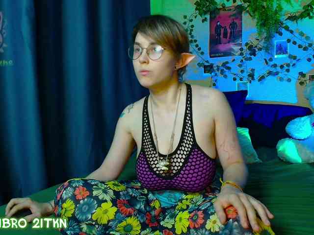 Tricky_Kitsune webcam