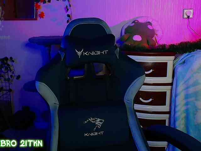 Tricky_Kitsune webcam