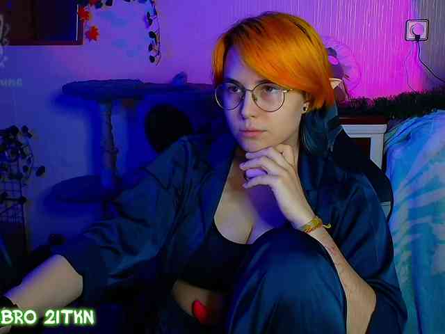 Tricky_Kitsune webcam