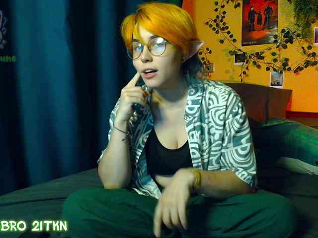 Tricky_Kitsune webcam