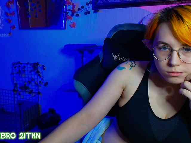 Tricky_Kitsune webcam
