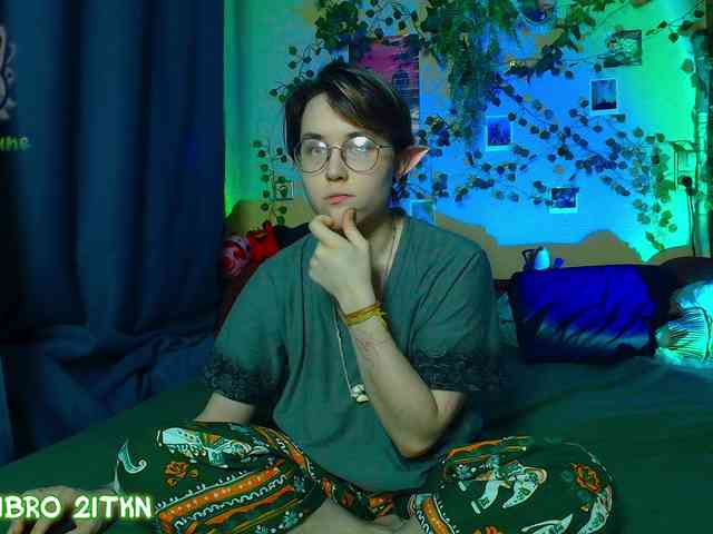 Tricky_Kitsune webcam